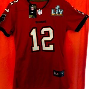 Tampa Bay Bucs Jersey NWT WOMEN’s Large
